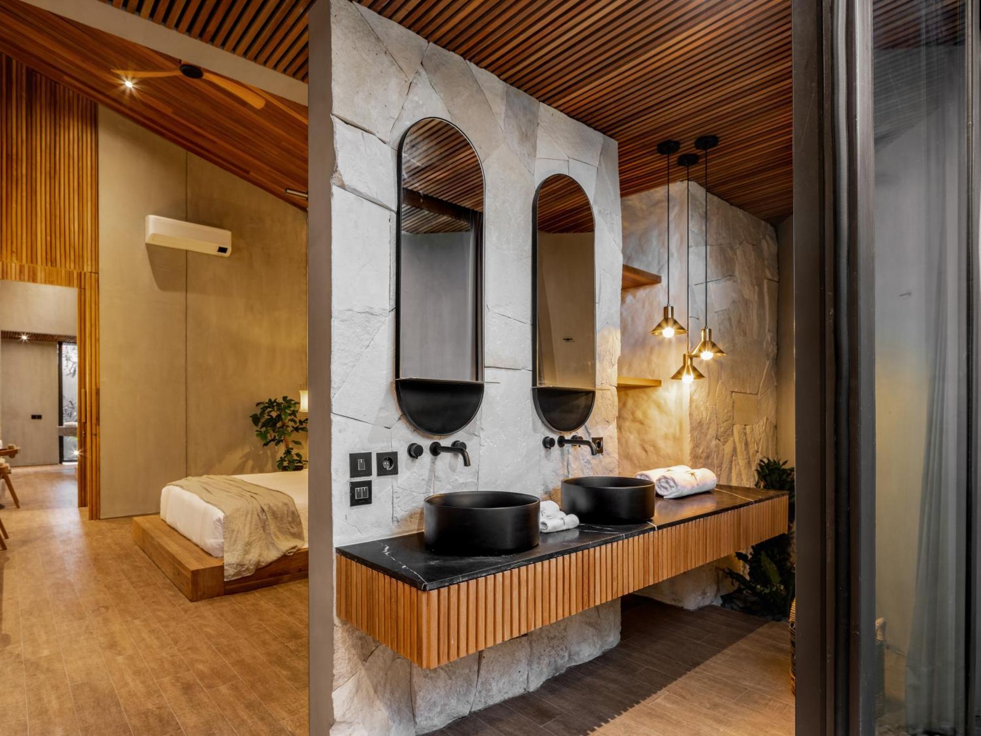 Villa Levante Bali By House Of Winds - Tropical Oasis Near Canggu Kerobokan  Bagian luar foto
